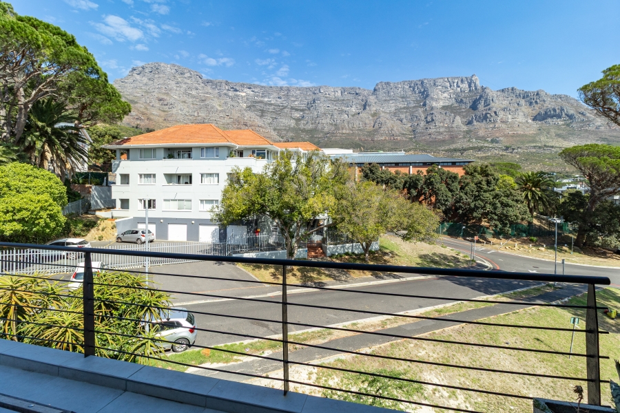 To Let 3 Bedroom Property for Rent in Vredehoek Western Cape